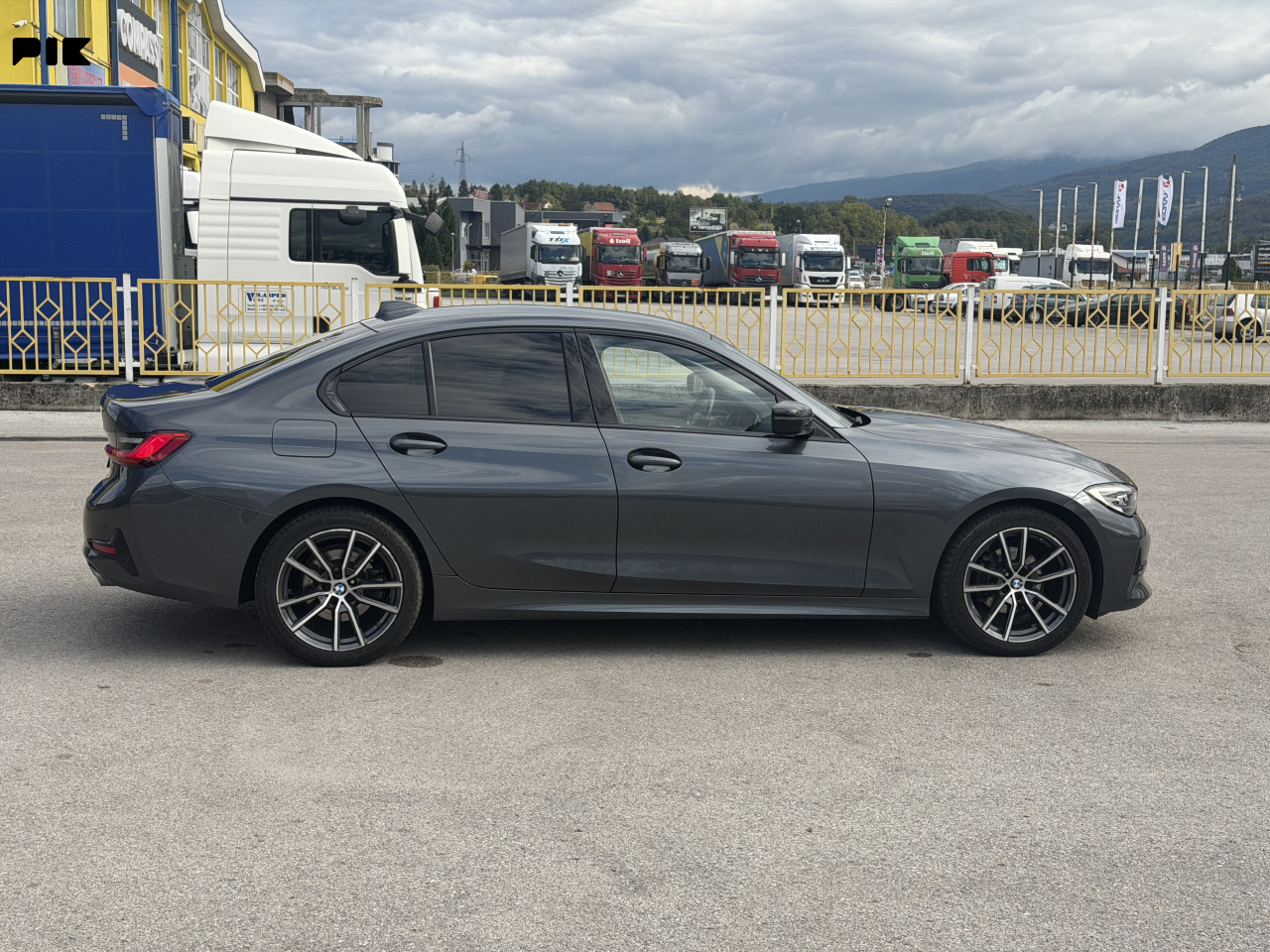 BMW 318 2.0 Dizel Automatik registriran do 18.03.2027. 160 000 km