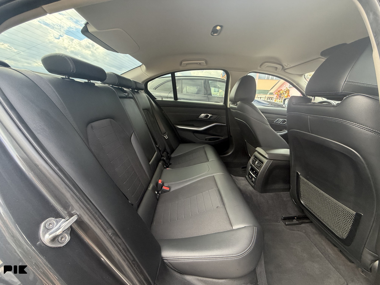 BMW 318 2.0 Dizel Automatik registriran do 18.03.2027. 160 000 km