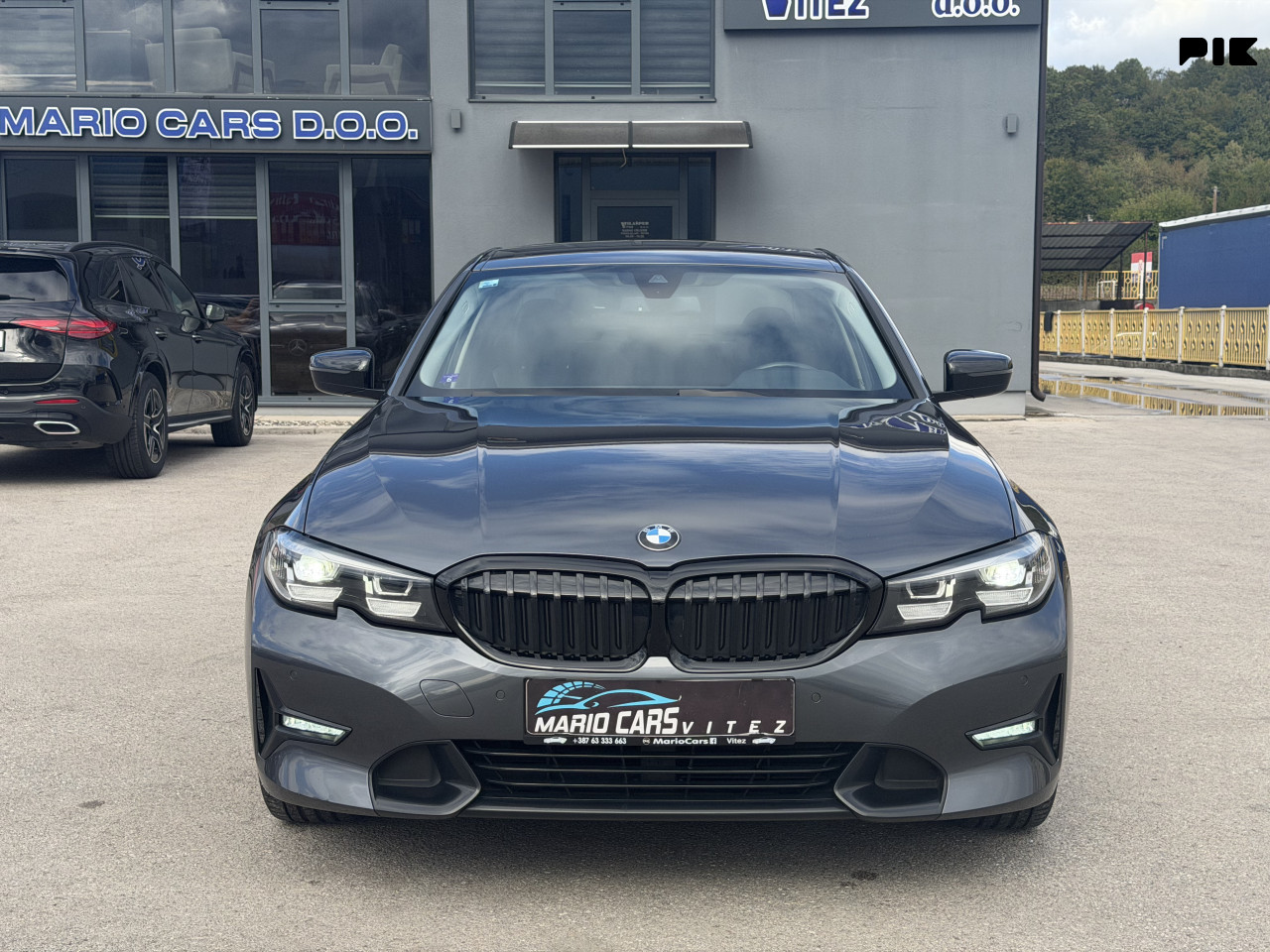 BMW 318 2.0 Dizel Automatik registriran do 18.03.2027. 160 000 km