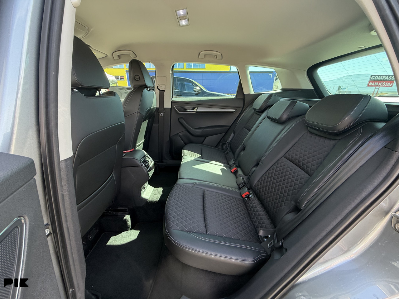 Škoda Karoq 2018. God 2.0 TDi 4x4 DSG Style oprema
