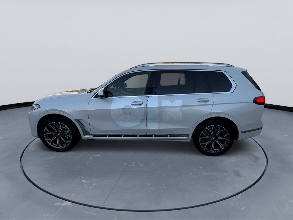 BMW X7 5.0i xdrive 340kw