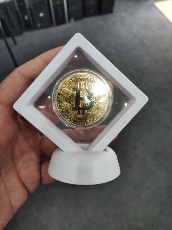 bitcoin / ethereum suvenir s postoljem