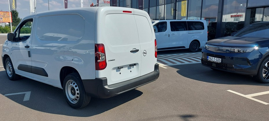 OPEL COMBO VAN L2 maxi 1.5D, 2026 Odmah dostupno