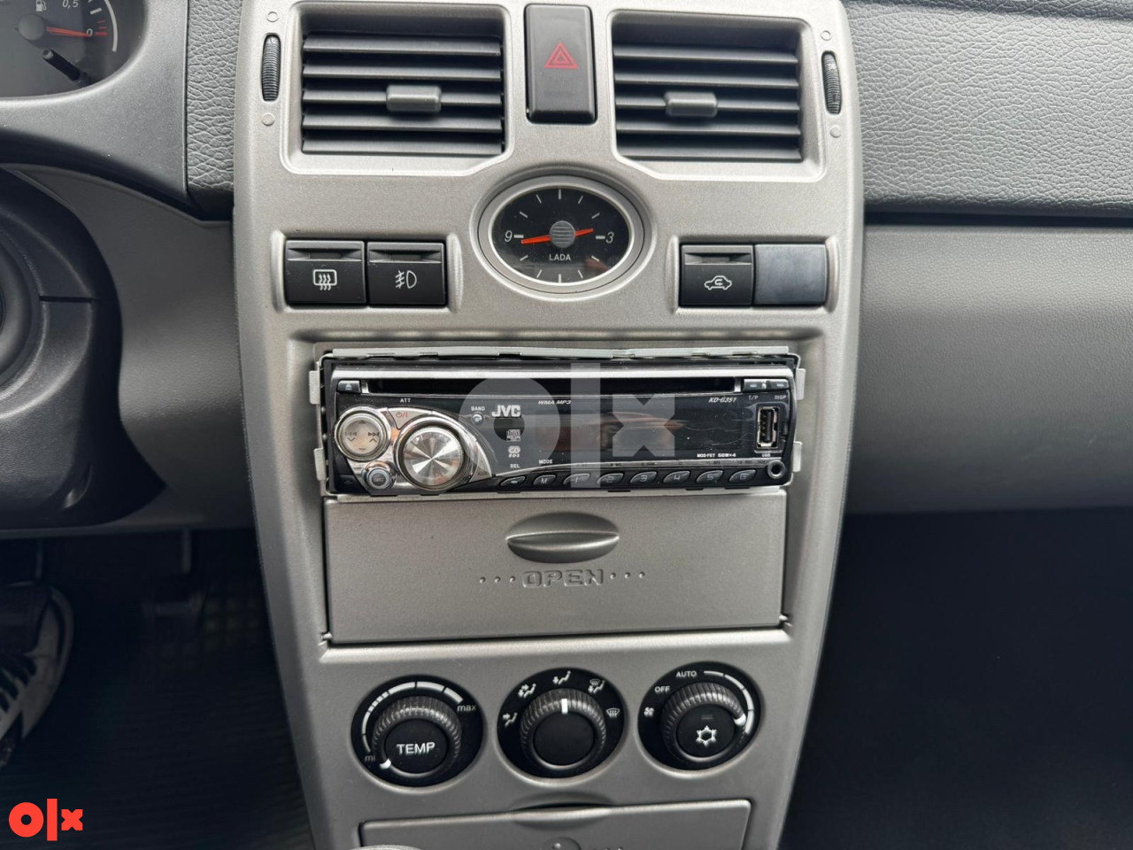 LADA PRIORA 1.6 KLIMA/ALU FELGE