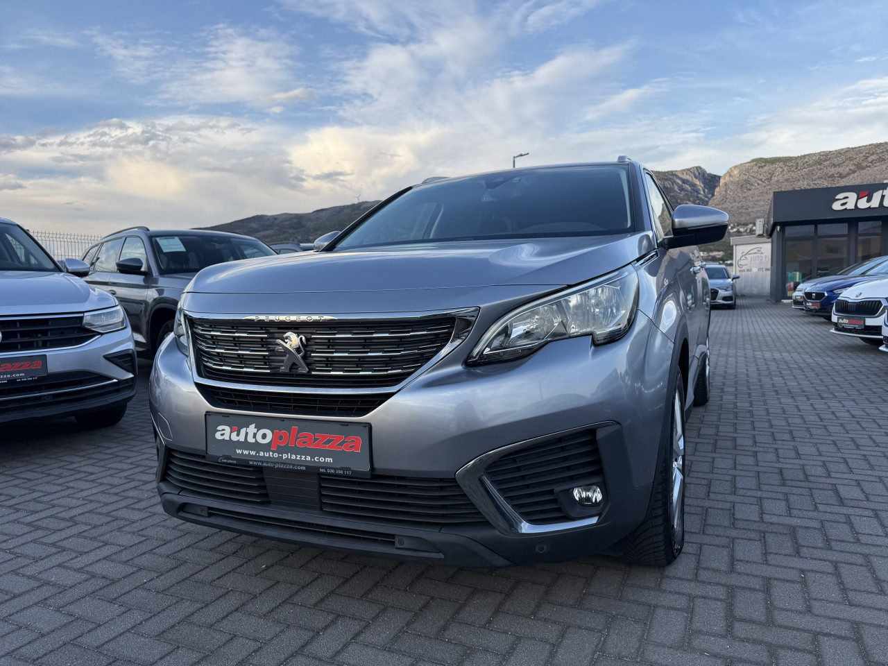 PEUGEOT 5008 1.5 BlueHDI ALLURE SPORT VIRTUAL COCKPIT