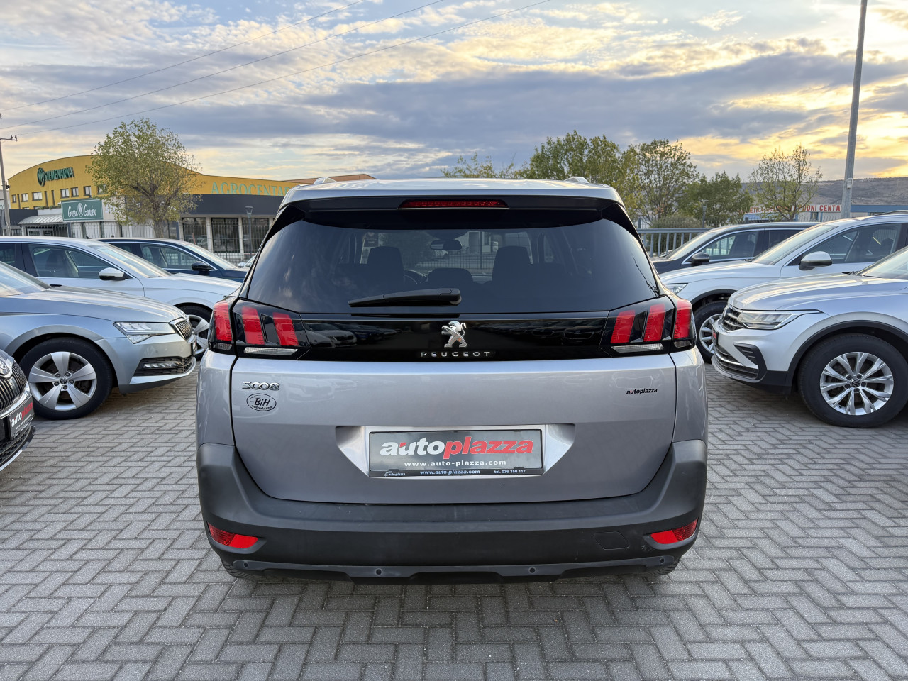 PEUGEOT 5008 1.5 BlueHDI ALLURE SPORT VIRTUAL COCKPIT