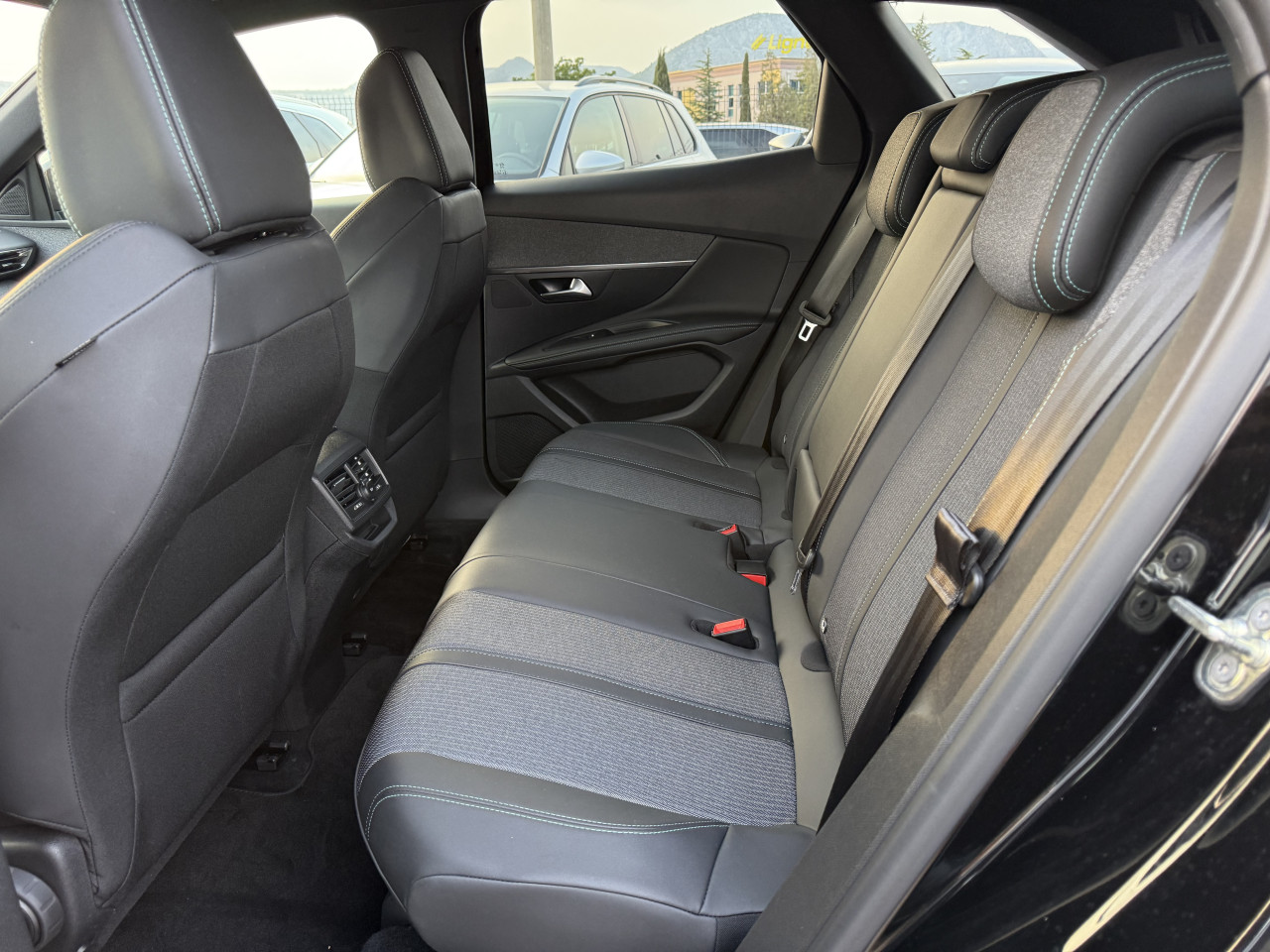 PEUGEOT 3008 1.5 BlueHDI ALLURE SPORT 8mm LANAC 2023 GP