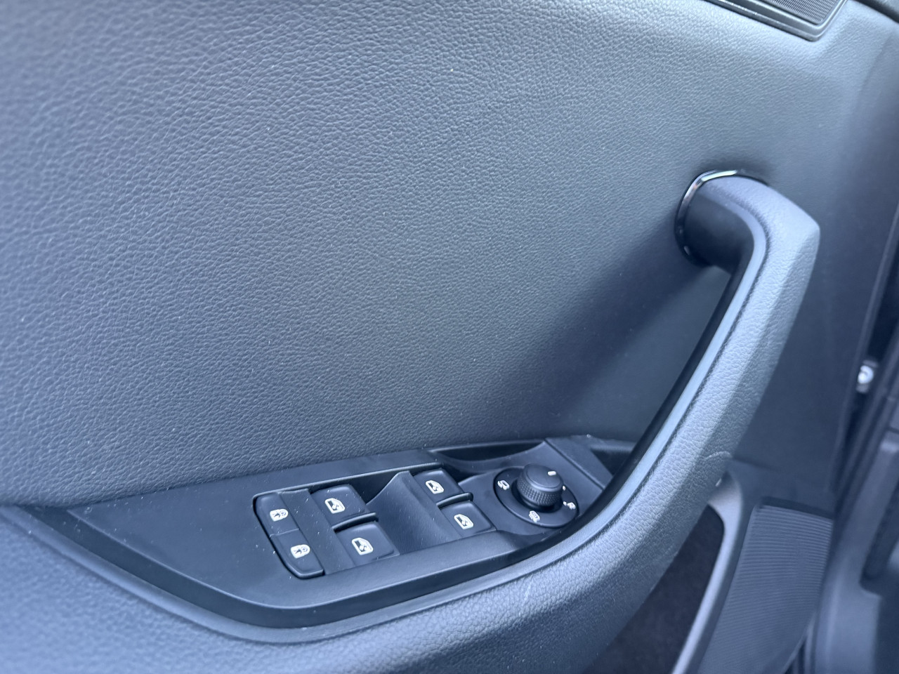 ŠKODA SUPERB 2.0 TDI DSG7 BUSINESS EDITION FULL LED