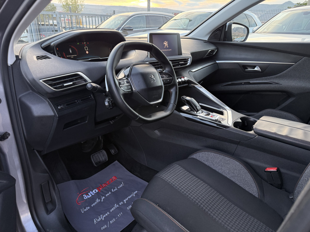 PEUGEOT 3008 1.5 BlueHDI ALLURE SPORT VIRTUAL COCKPIT