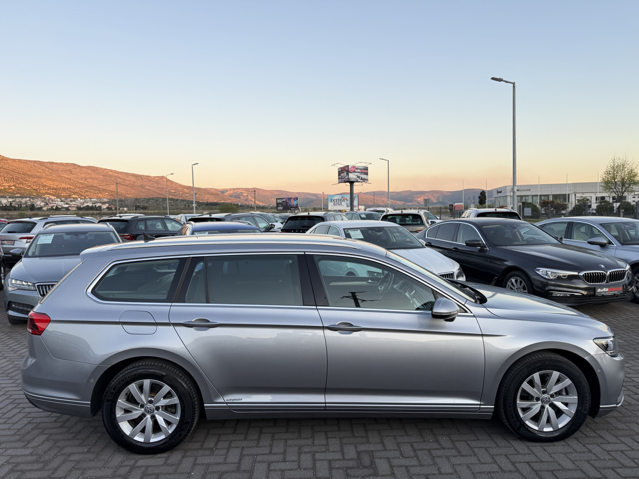PASSAT 1.6 TDI DSG7 COMFORTLINE BUSINESS KARAVAN