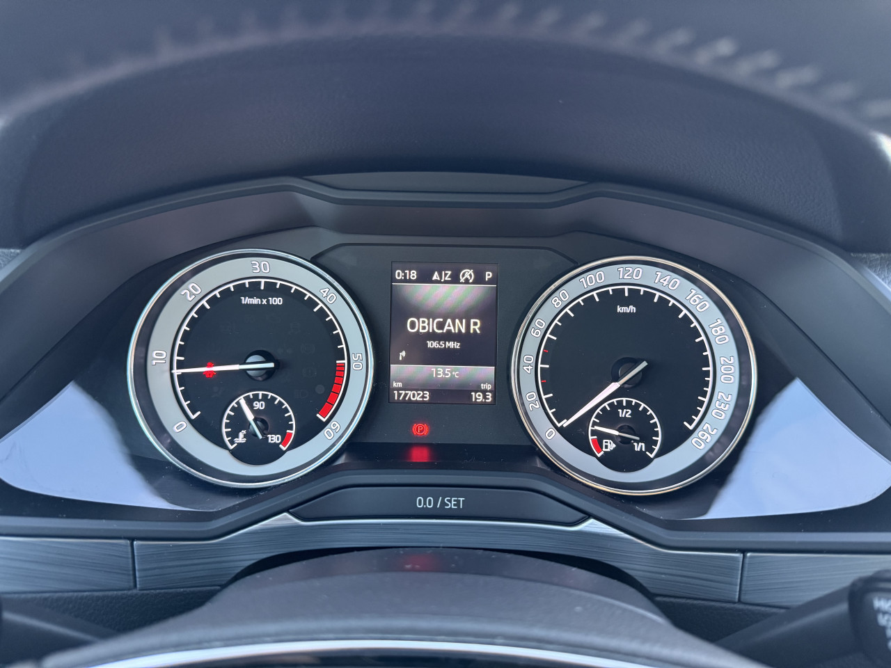 ŠKODA SUPERB 2.0 TDI DSG7 BUSINESS EDITION FULL LED