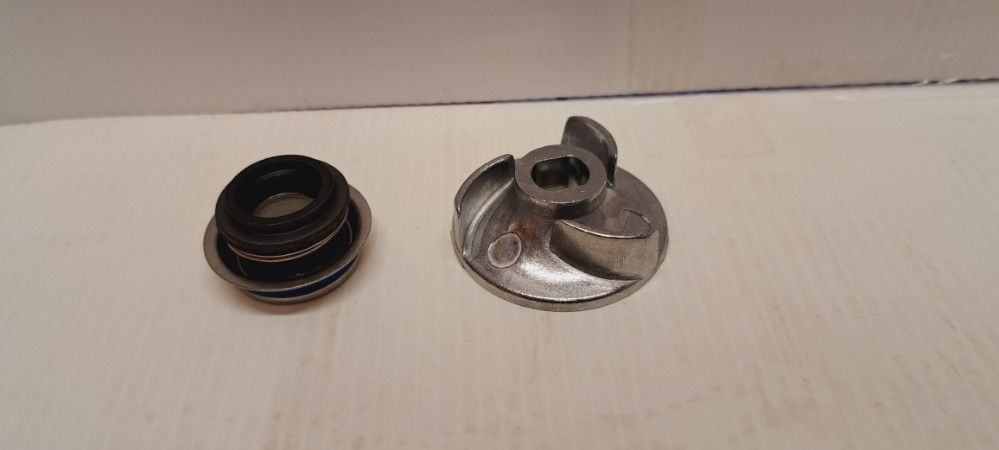 VODENA PUMPA MORINI SR DITECH SUZUKI KATANA