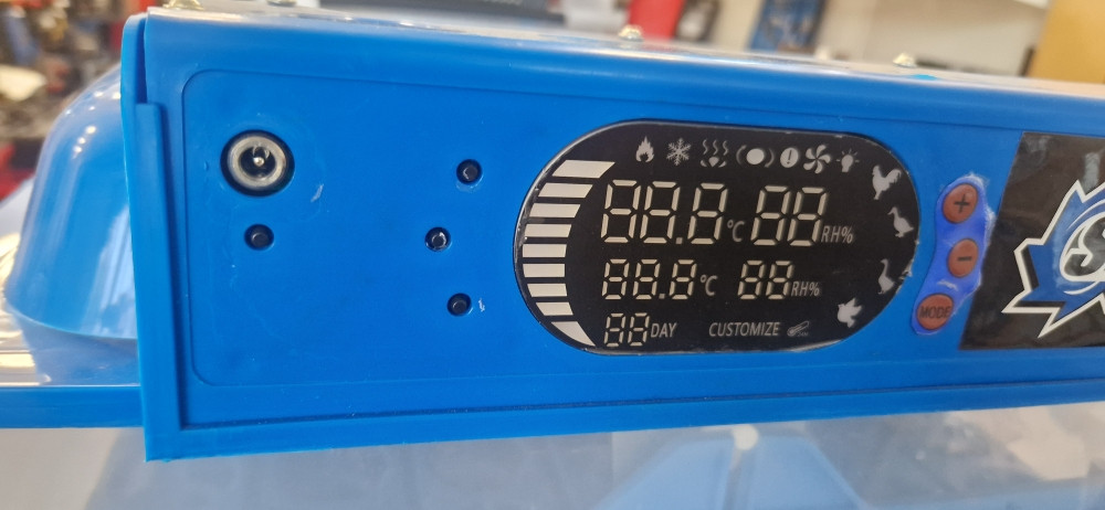 INKUBATOR ZA JAJA 58 JAJA NOV OSTECEN