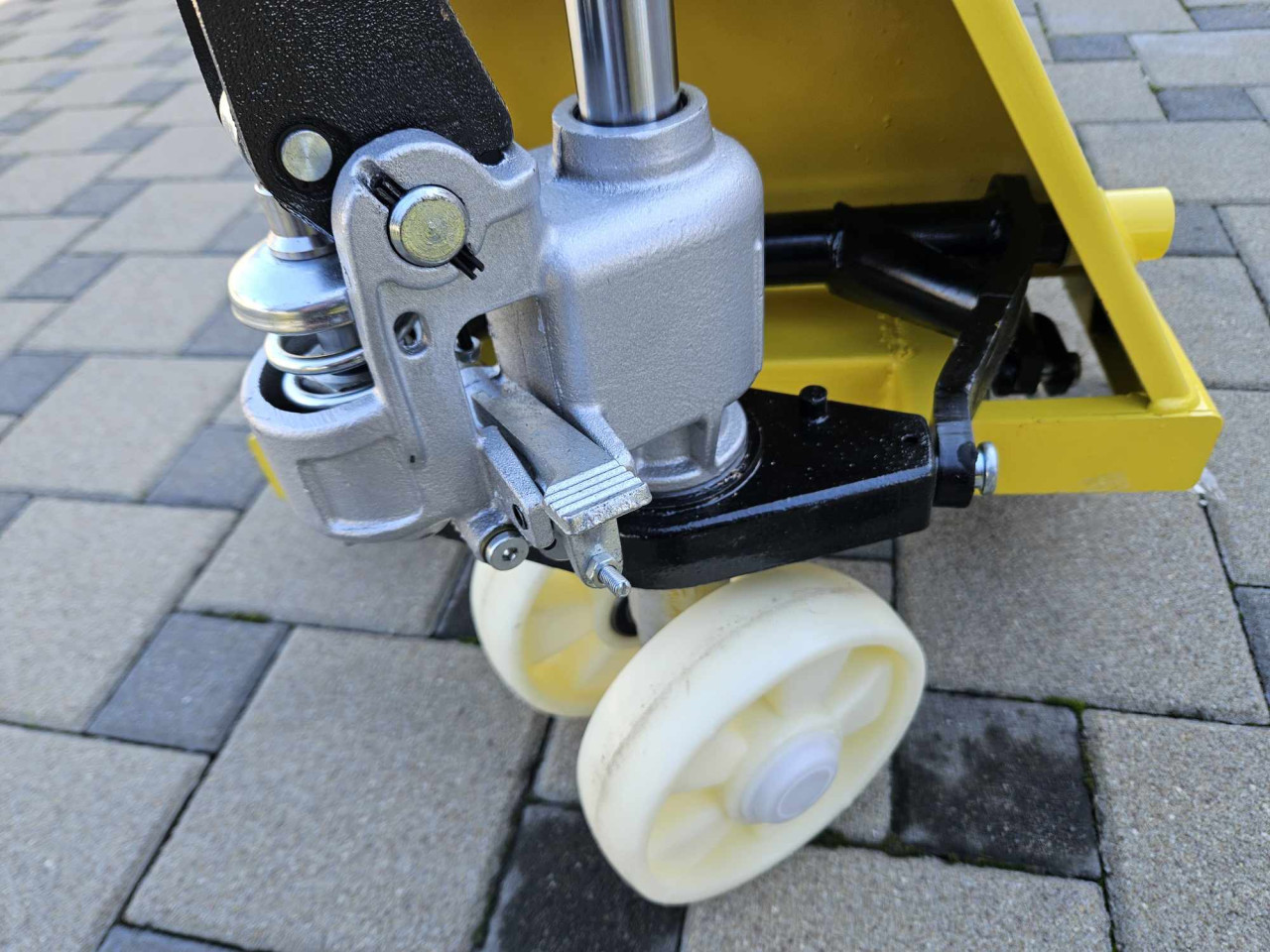Ručni paletar hidraulicni viljuškar vilicar 2,5 T