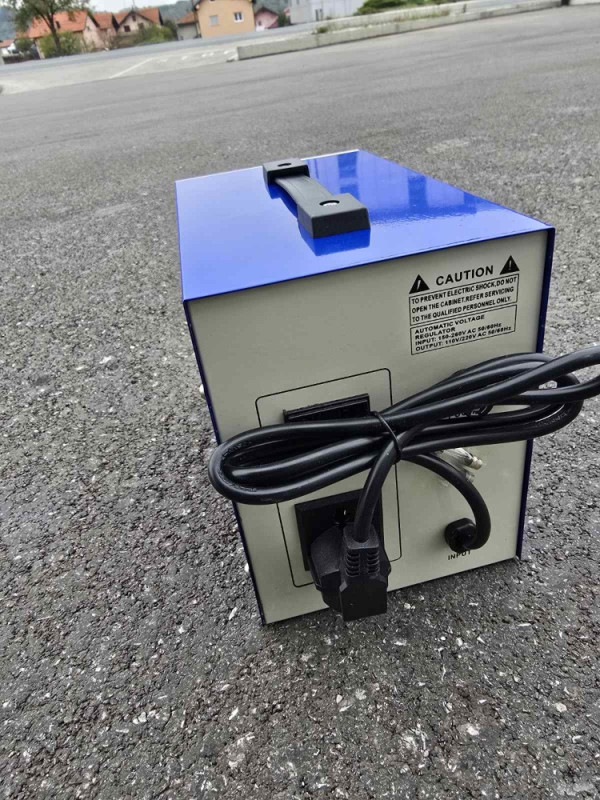 AUTOMATSKI STABILIZATOR NAPONA 1000W