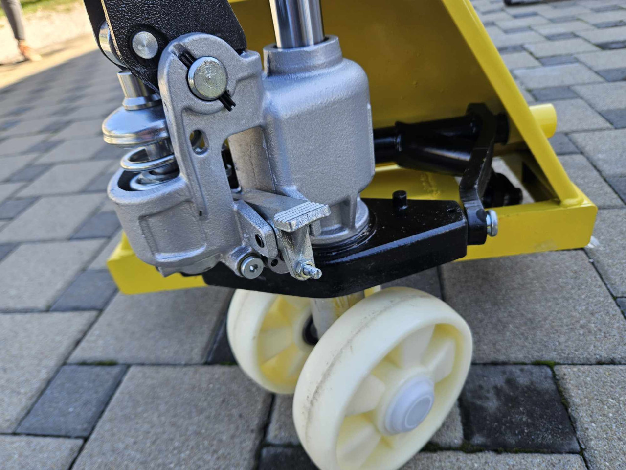 Ručni paletar hidraulicni viljuškar vilicar 2,5 T