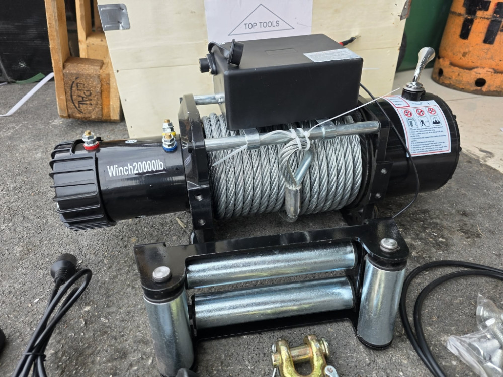 VITLO 12000LB CEKRK ZA LABUDIZU DZIP KAMION