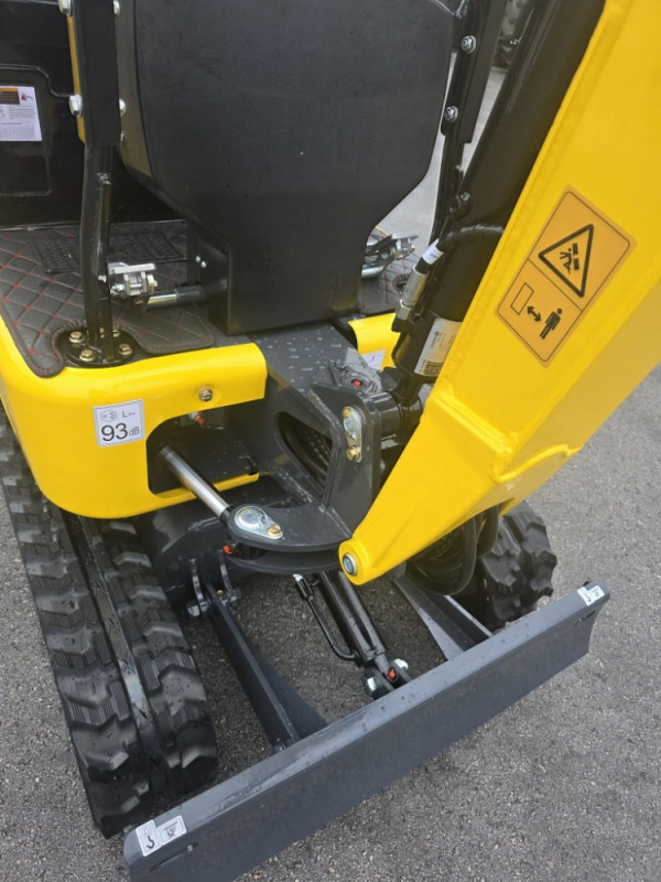 BAGER RIPPA ROVOKOPAC R319 DIZEL 1000KG 1T