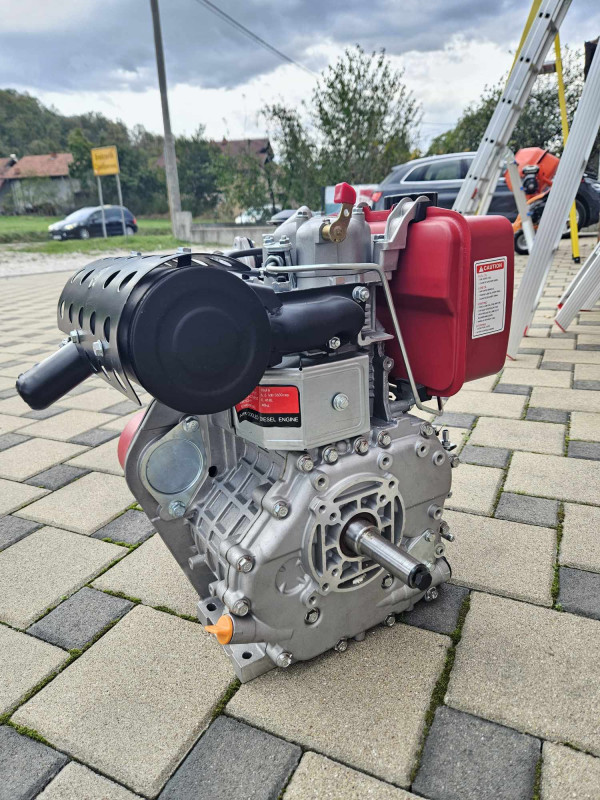 UNIVERZALNI DIZEL MOTOR 8.2KW