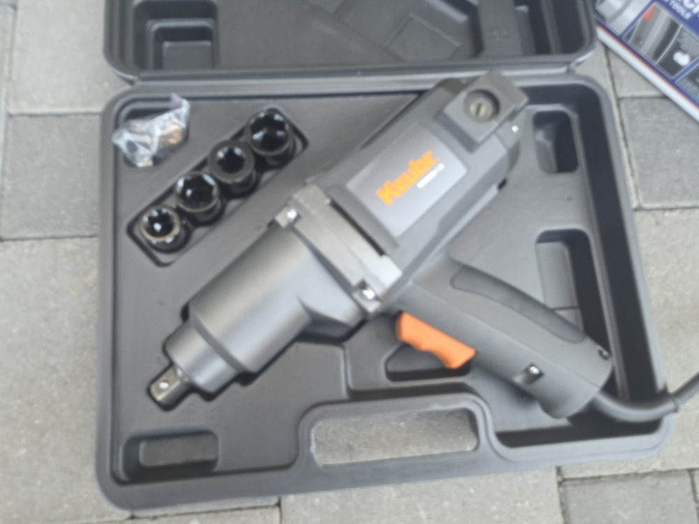 ELEKTRICNI UDARNI ODVIJAC PISTOLJ KZUBR KIW900-1/2 17,19,21,22MM