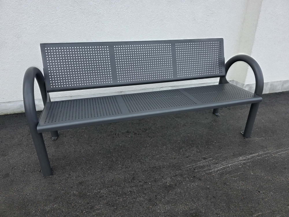PARKOVSKA KLUPA ZA PARK CEKAONICU BOLNICU