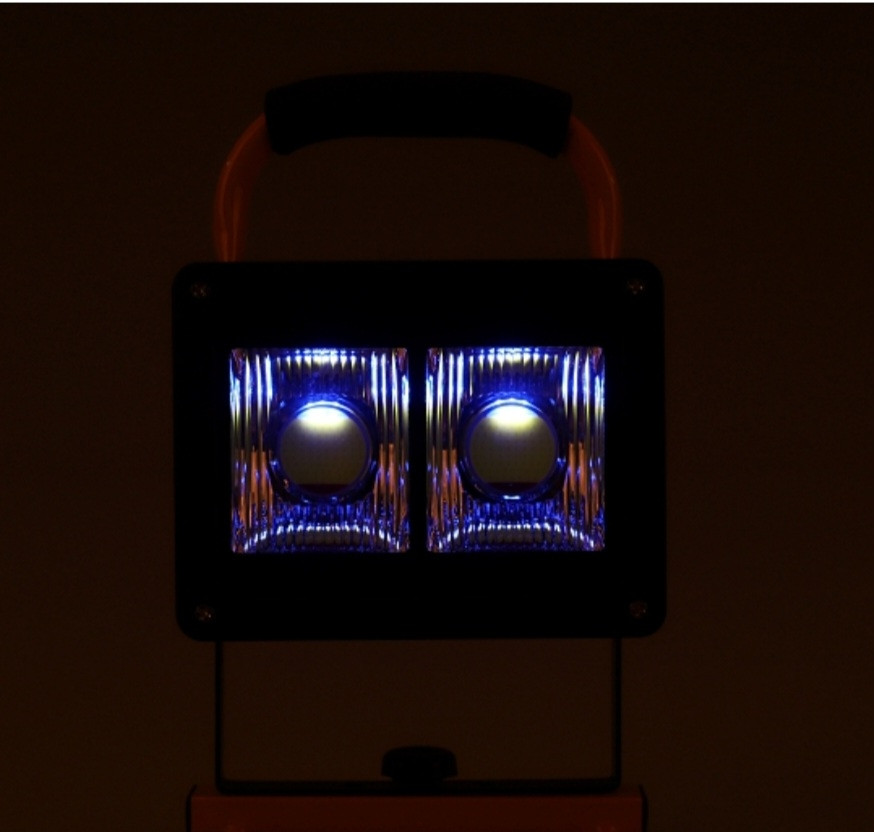 PRENOSNI LED REFLEKTOR