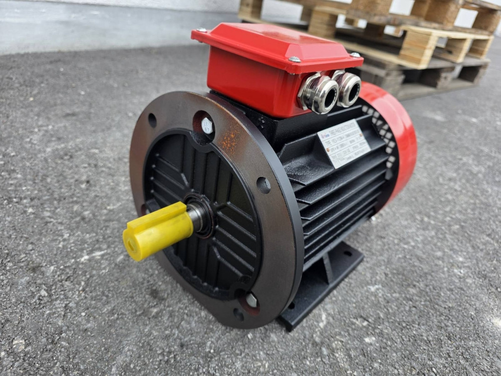 ELEKTRO MOTOR ELEKTROMOTOR 4 KW 4KW 1400 PRIRUBNICKI