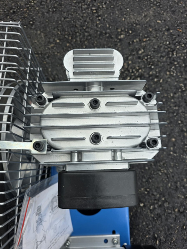 GLAVA I MOTOR ZA KOMPRESOR 280L/MIN SA HLADNJAKOM 2 KLIPA