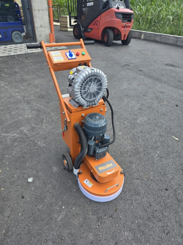 MASINA UREDJAJ ZA BRUSENJE PODA PODOVA KZUBR KFGM-400