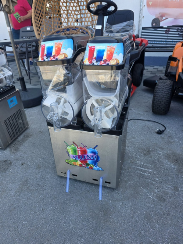 SLUSH APARAT SLUSHY ZA LIMUNADU SOK 2X12L