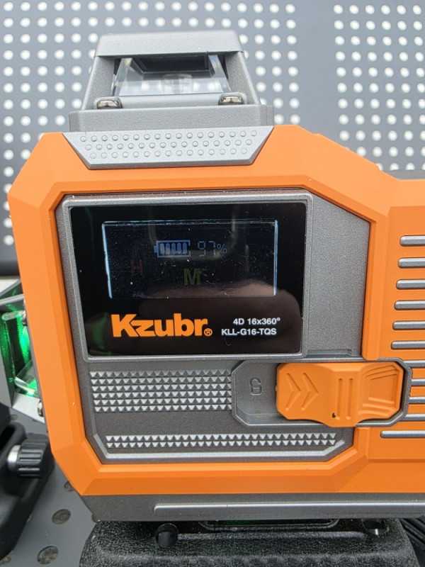 LASERSKI NIVELIR LASER KZUBR PROFI 360 STEPENI 100M 16 LINIJA