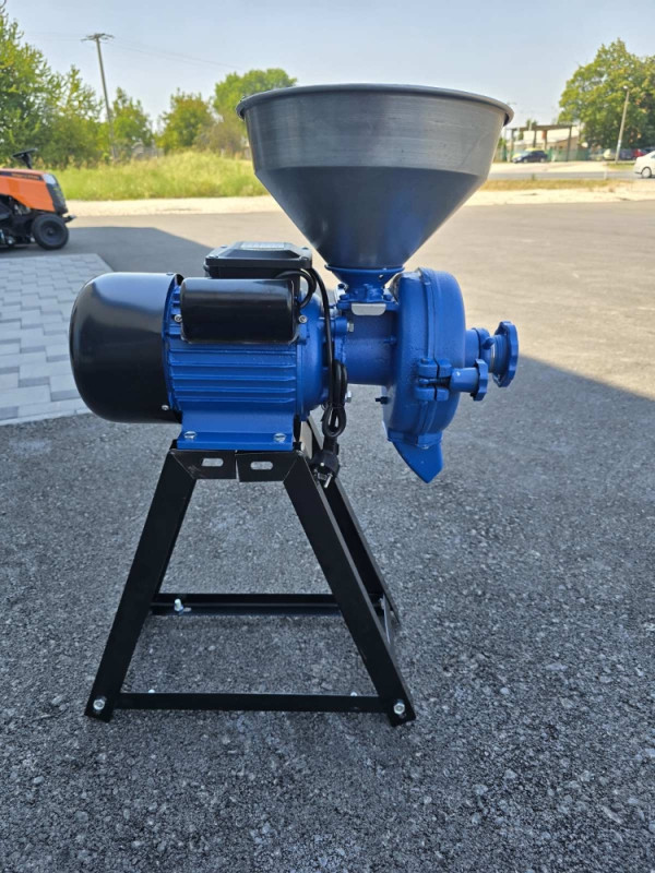 MLIN ZA KUKURUZ I BRASNO SENICU 2.6KW STRAUS AUSTRIA