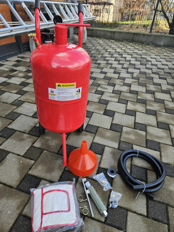 MASINA ZA PJESKARENJE SA BRIBOROM 40 L