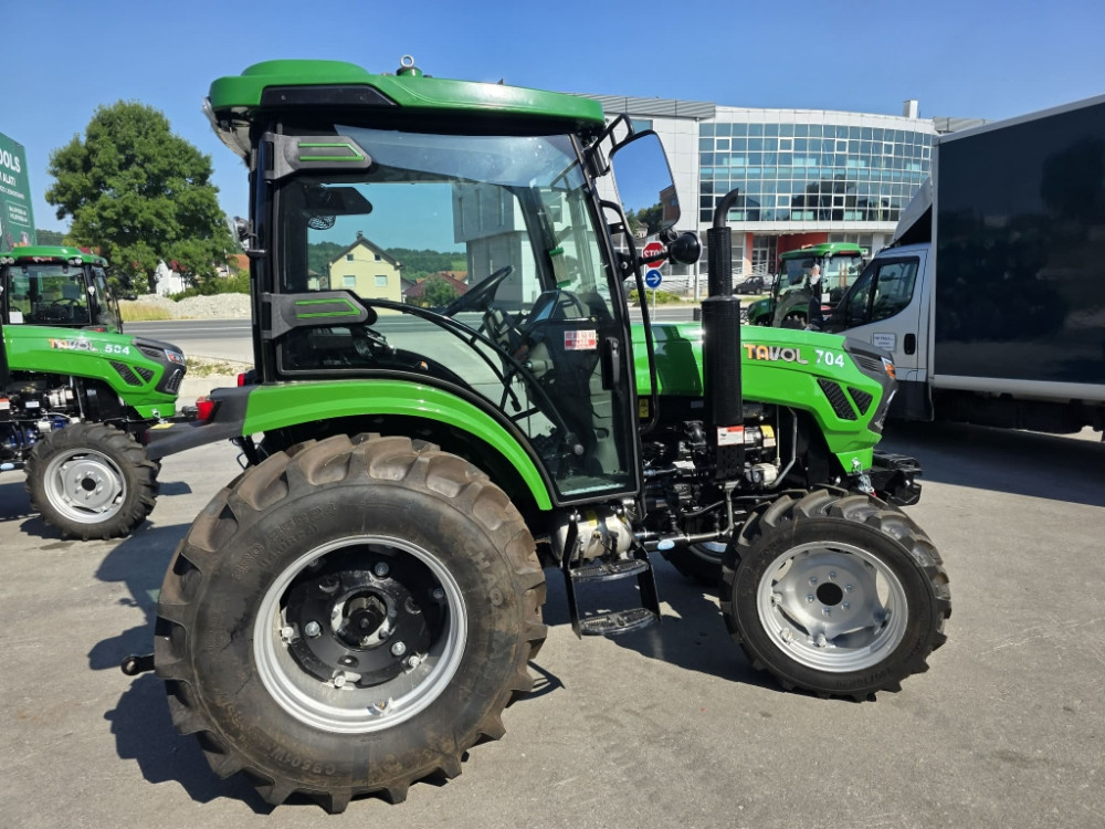 TRAKTOR TAVOL TL704 70KS SA KABINOM KOMPRESOR RADIJALNE GUME KLIM
