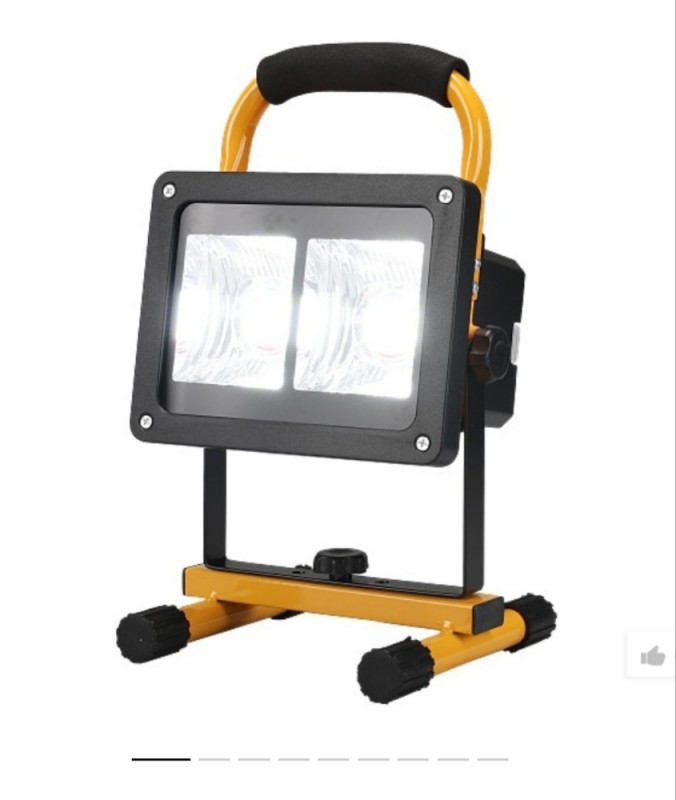 PRENOSNI LED REFLEKTOR