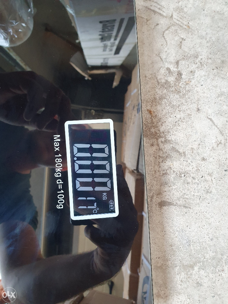 OSOBNA VAGA DO 180KG PROFI SA LED OSVJETLJENJEM