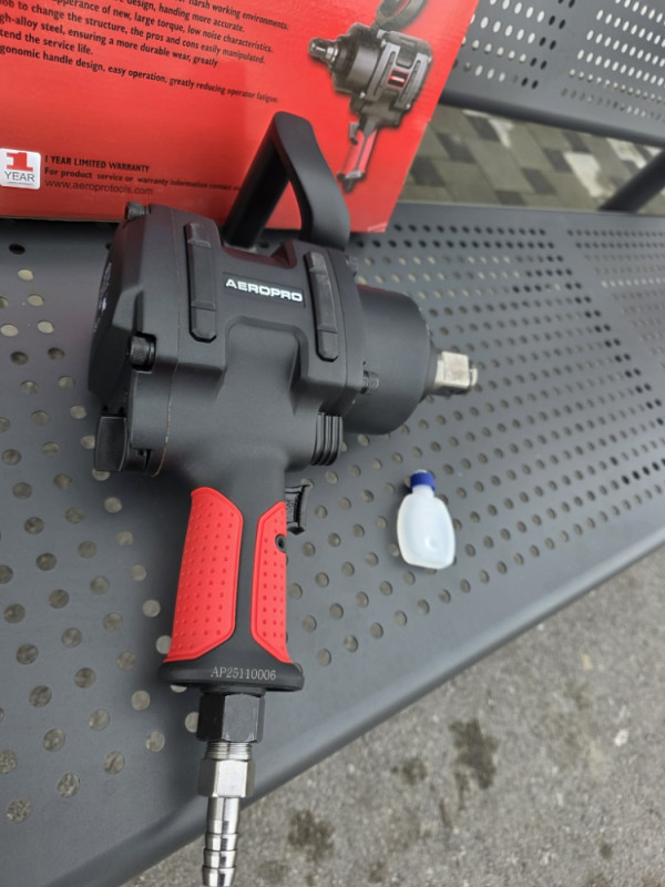 PNEUMATSKI UDARNI ODVIJAC ZRACNI PISTOLJ AEROPRO GERMANY 1COL 160