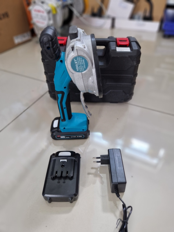 AKU VIBRATOR ZA PLOCICE vakum alat za keramiku