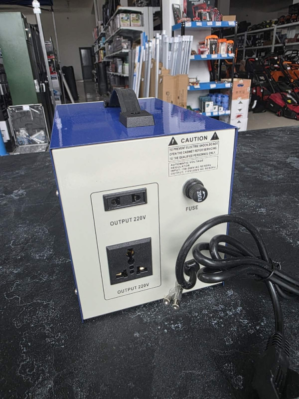 STABILIZATOR NAPONA STRUJE 2000W