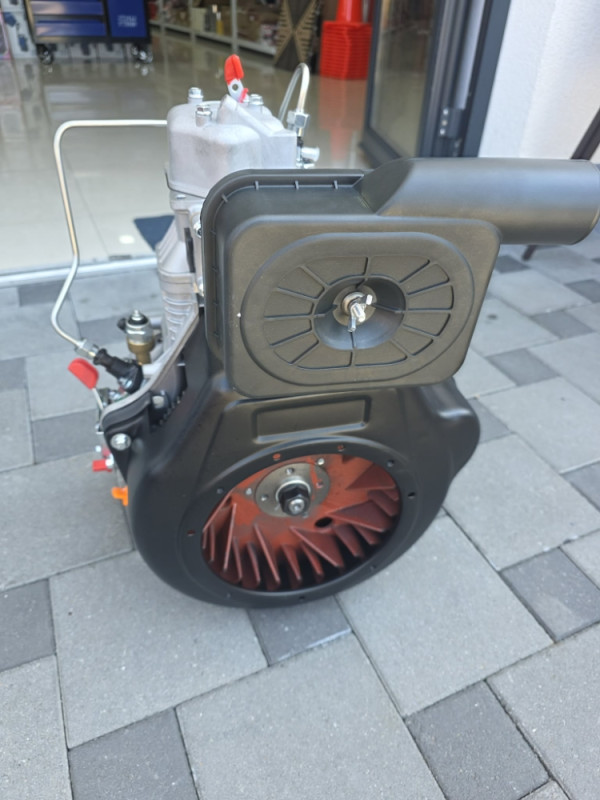 DIZEL MOTOR 192FA ZA AGREGAT FREZU VIBRO PLOCU SA ALNASEROM STRAU