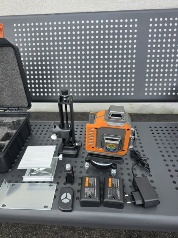 LASERSKI NIVELIR LASER KZUBR PROFI 360 STEPENI 100M 16 LINIJA