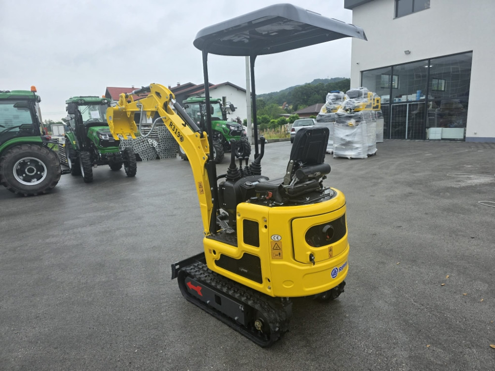 BAGER RIPPA ROVOKOPAC R319 DIZEL 1000KG 1T