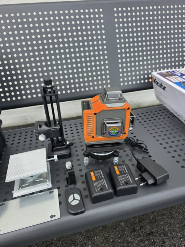 LASERSKI NIVELIR LASER KZUBR PROFI 360 STEPENI 100M 16 LINIJA