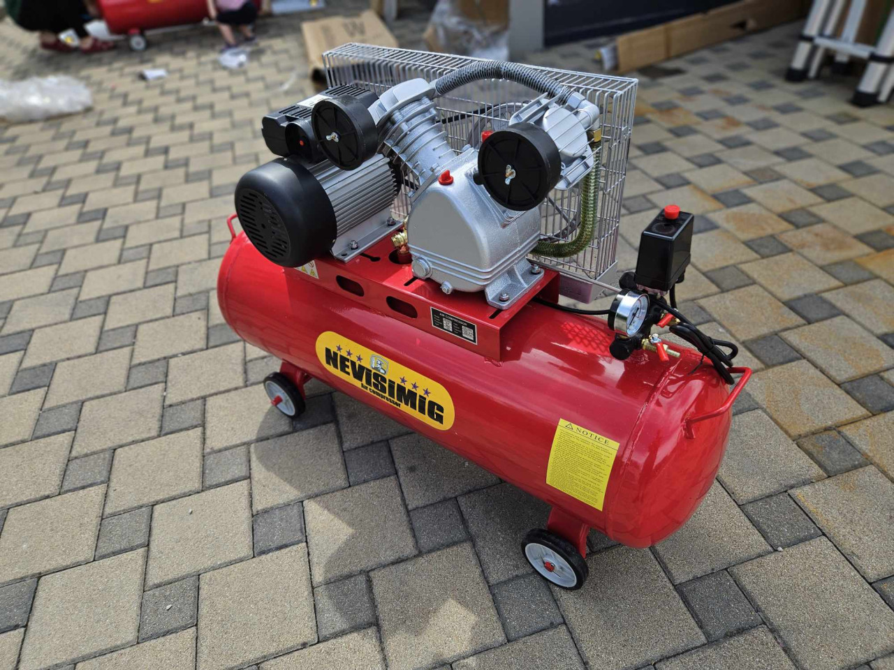 KOMPRESOR 100L NEVISIMIG GERMANY 2 GLAVE 100 L