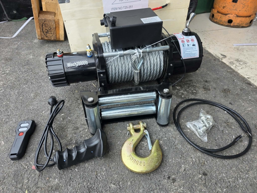 VITLO 12000LB CEKRK ZA LABUDIZU DZIP KAMION