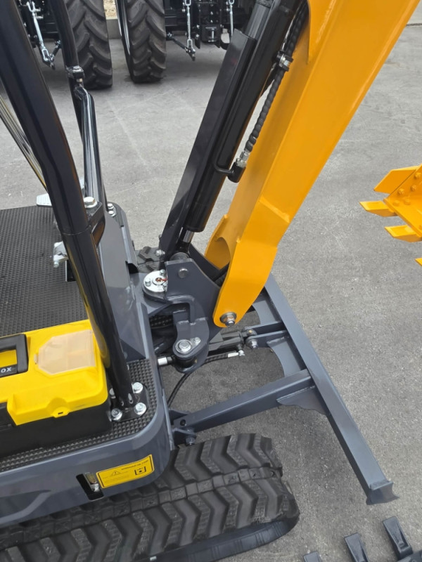 BAGER GUSJENICAR TOP CAT 1800KG 3 KLIPA DIZEL