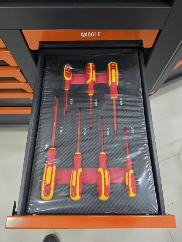 KOLICA SA ALATOM KLJUCEVI GEDORE SET IGGLE GERMANY 109X103X51