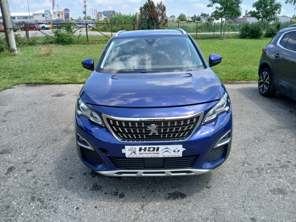 Peugeot 3008 prednja lijeva vrata staklo lajsna Pezo