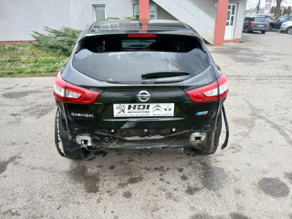 Nissan Qasqai zadnja kamera senzor senzori Nisan Kaskai