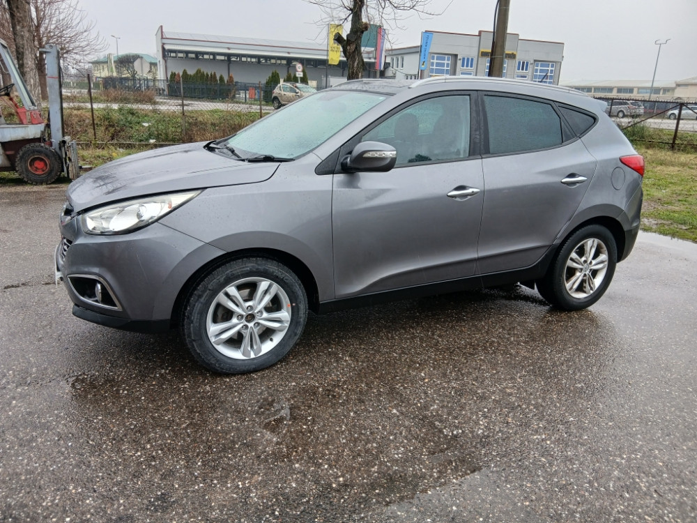 Hyundai ix35 krov prag stub krak polustranica blatobran limarija
